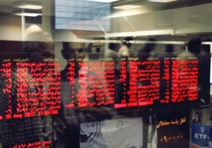 افت قابل‌توجه شاخص کل بورس؛ کاهش ۶۲ هزار واحدی ثبت شد