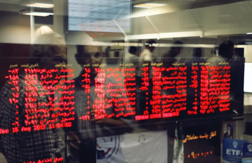 افت قابل‌توجه شاخص کل بورس؛ کاهش ۶۲ هزار واحدی ثبت شد